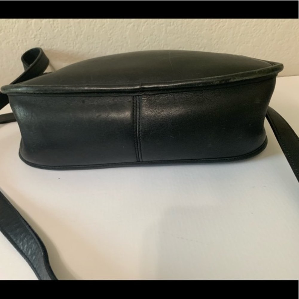 COACH Vintage Black Leather Cross body - Picture 6 of 8